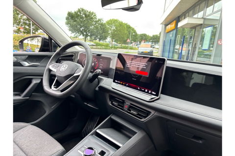 Volkswagen Tiguan 1.5 ETSI AUTOMAAT BUSINESS NAVI LMV VIRTUALCOCKPIT