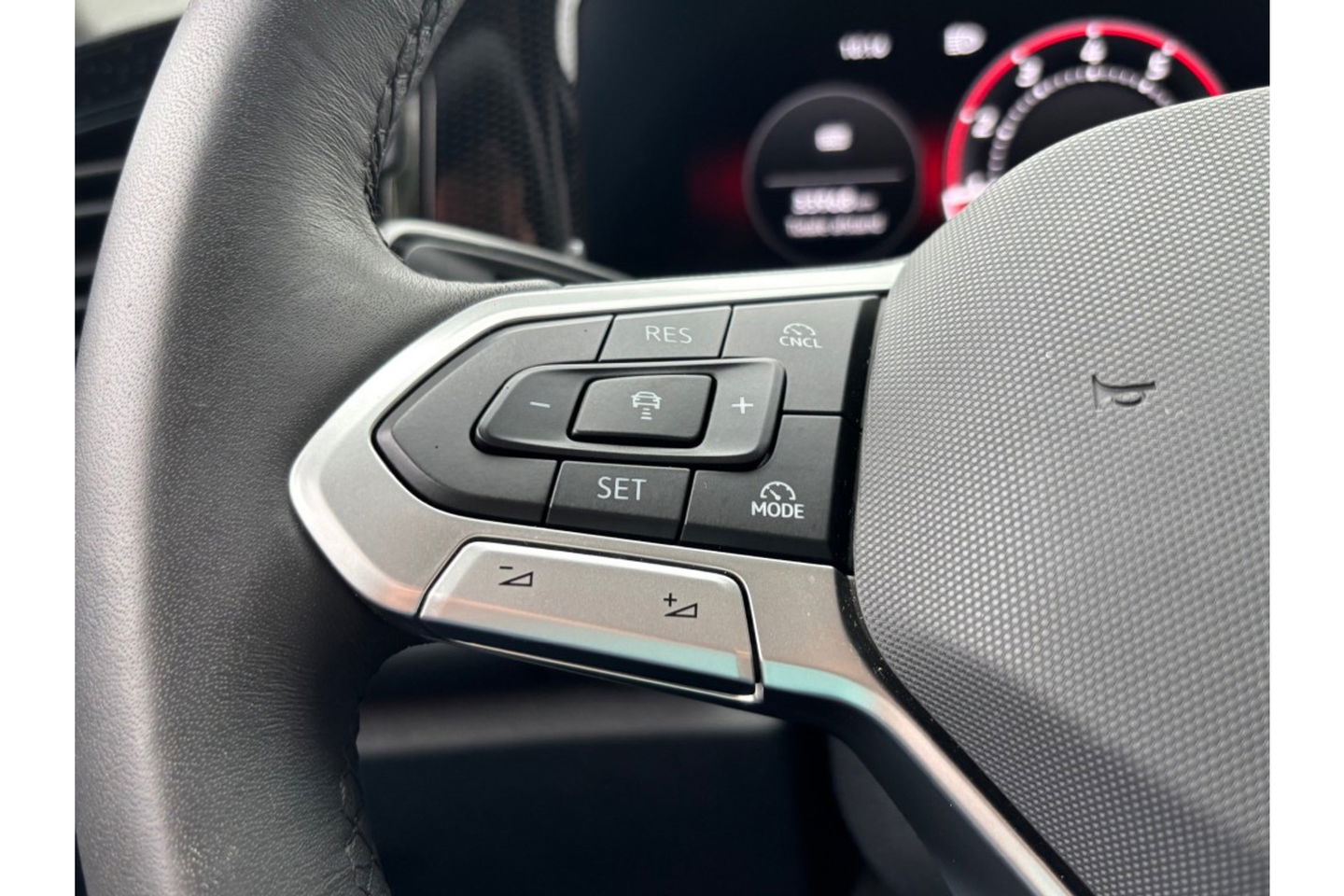 Volkswagen Tiguan 1.5 ETSI AUTOMAAT BUSINESS NAVI LMV VIRTUALCOCKPIT