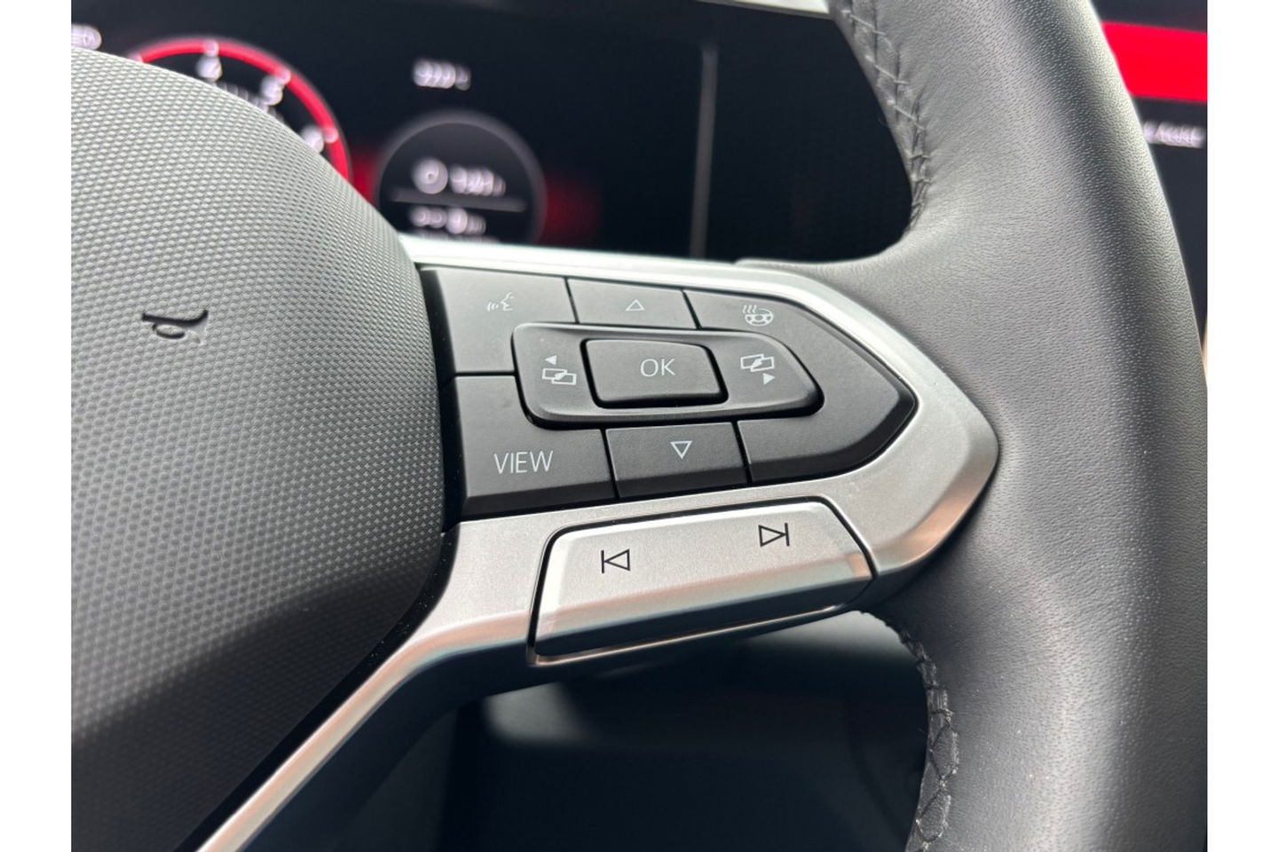 Volkswagen Tiguan 1.5 ETSI AUTOMAAT BUSINESS NAVI LMV VIRTUALCOCKPIT