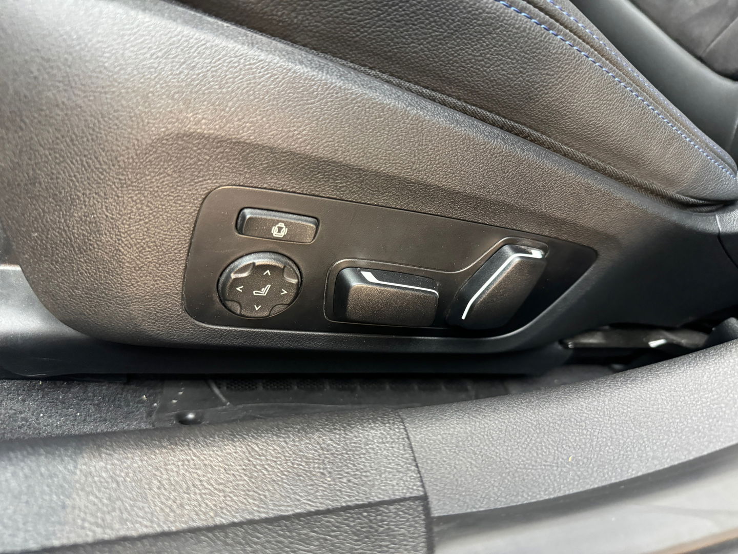 BMW 3 Serie Touring 330e M Sport Pano|H/K|HuD|Memory|Laser