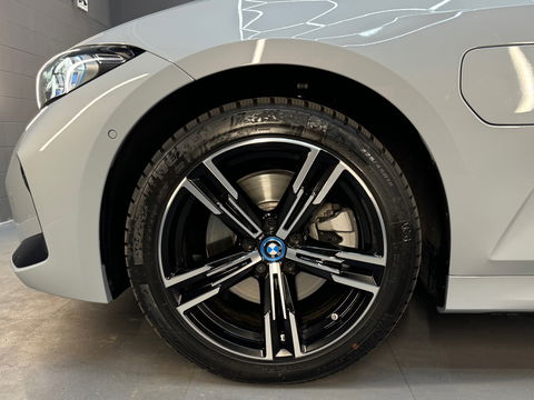 BMW 3 Serie Touring 330e M Sport Pano|H/K|HuD|Memory|Laser