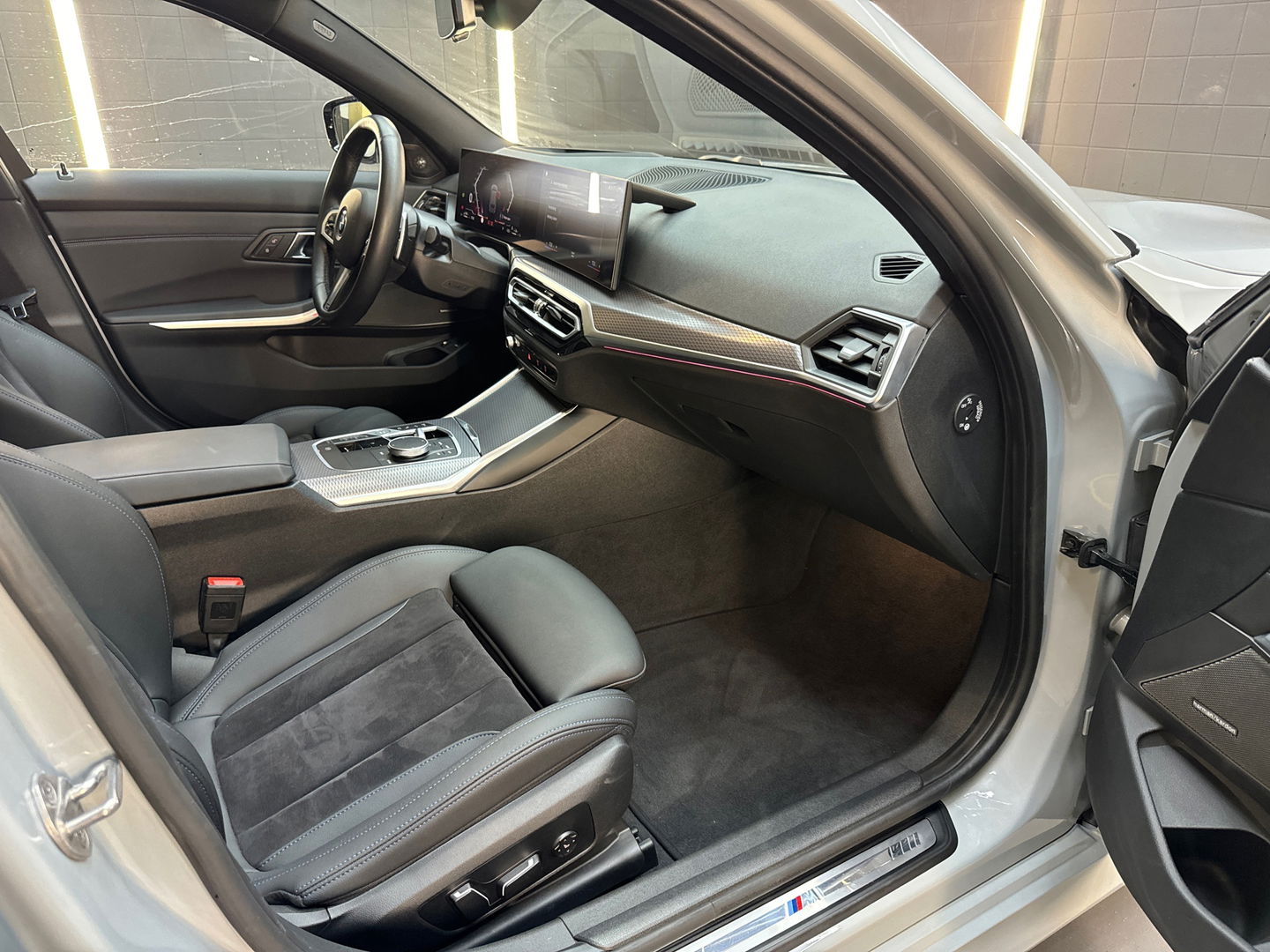 BMW 3 Serie Touring 330e M Sport Pano|H/K|HuD|Memory|Laser