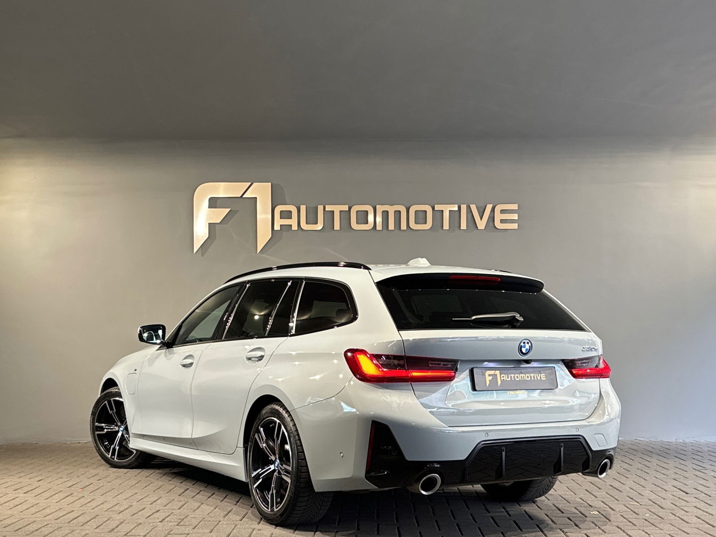BMW 3 Serie Touring 330e M Sport Pano|H/K|HuD|Memory|Laser
