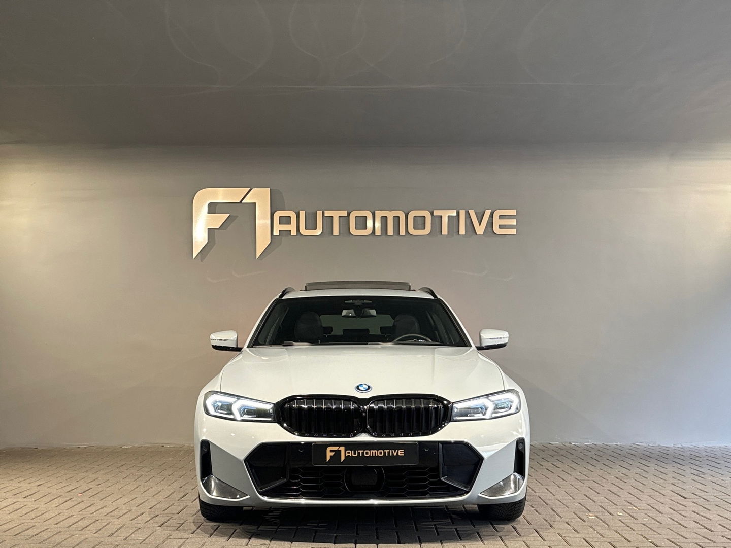 BMW 3 Serie Touring 330e M Sport Pano|H/K|HuD|Memory|Laser
