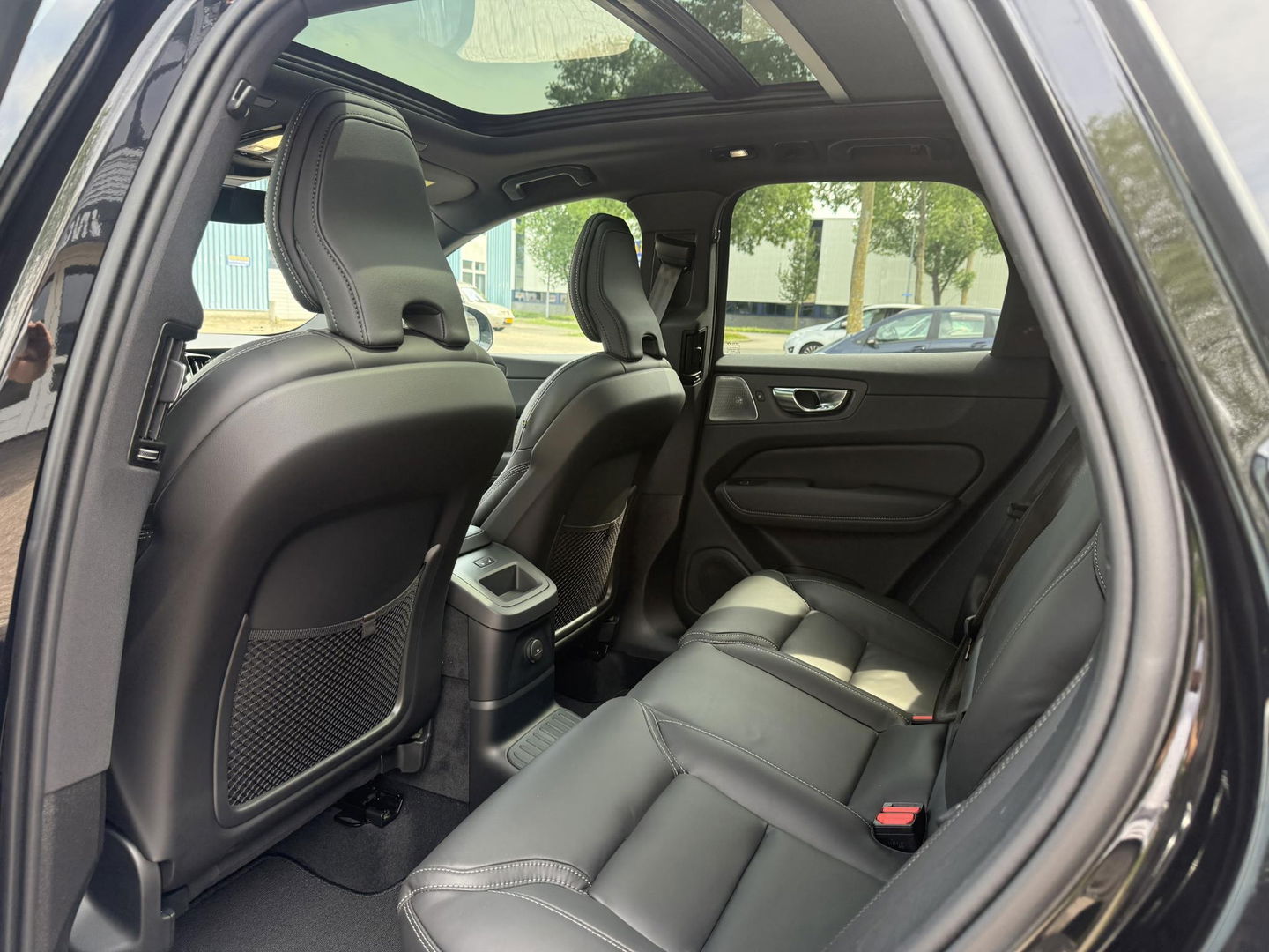 Volvo XC60 2.0 T6 Plug-in hybrid AWD Plus Black Edition Full options “new”