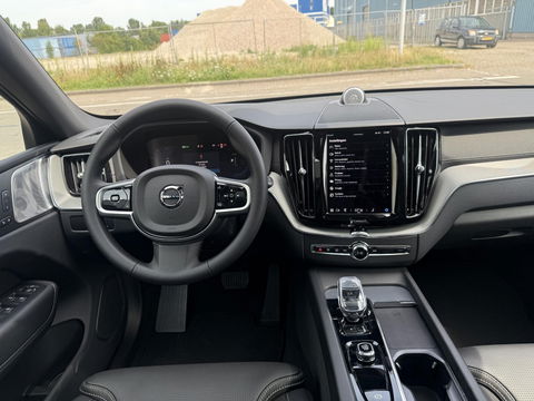 Volvo XC60 2.0 T6 Plug-in hybrid AWD Plus Black Edition Full options “new”
