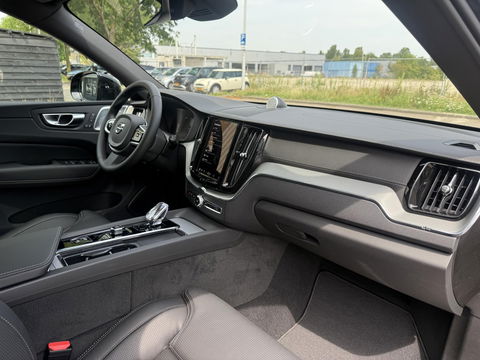 Volvo XC60 2.0 T6 Plug-in hybrid AWD Plus Black Edition Full options “new”