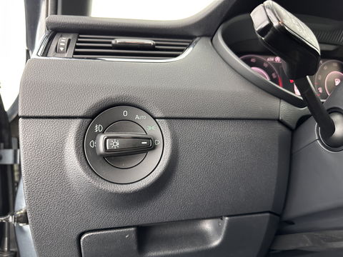 Škoda Octavia 1.5 TSI Greentech Sport-Line Business (INCL-BTW) Aut. *PANO | FULL-LED | DIGI-COCKPIT | NAVI-FULLMAP | SPORT-SEATS | CAMERA | CARPLAY | DAB+ | PRIVACY-GLASS | ECC | SHIFT-PADDLES | PDC | CRUISE | TOWBAR | 18"ALU*