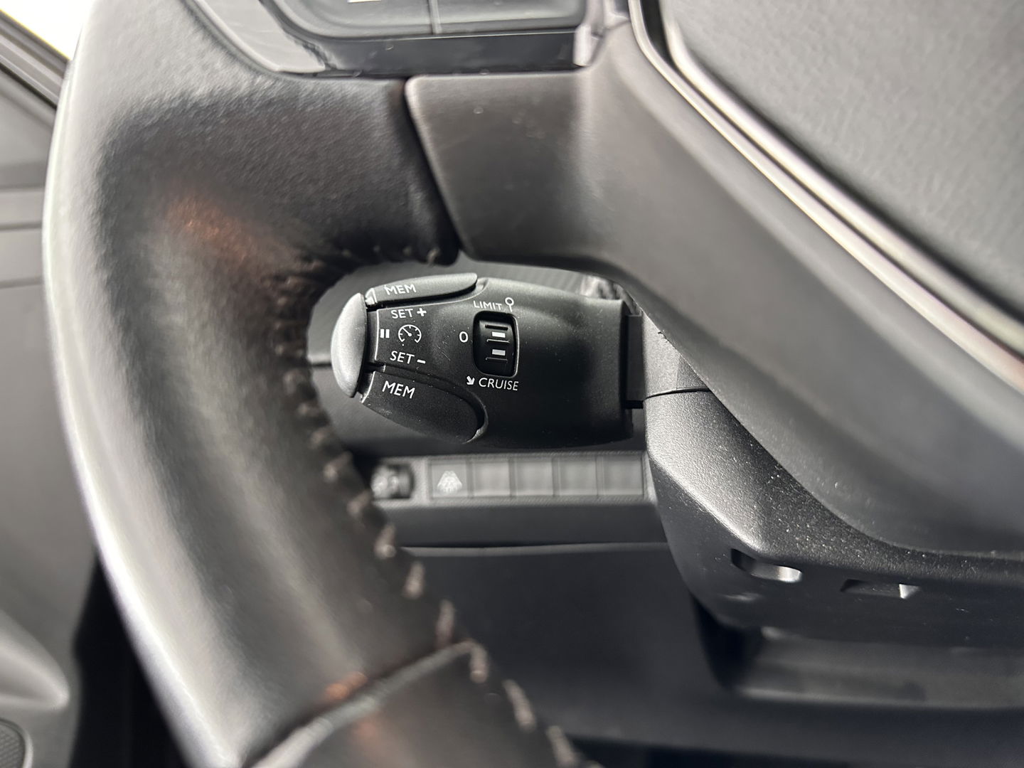 Peugeot e-208 EV Active 50 kWh [ 3-Fase ] Aut. *NAVI-FULLMAP | FULL-LED | SPORT-SEATS | CARPLAY | CCS-FASTLOADER | KEYLESS | DAB+ | LANE-ASSIST | CRUISE | ECC | PDC*