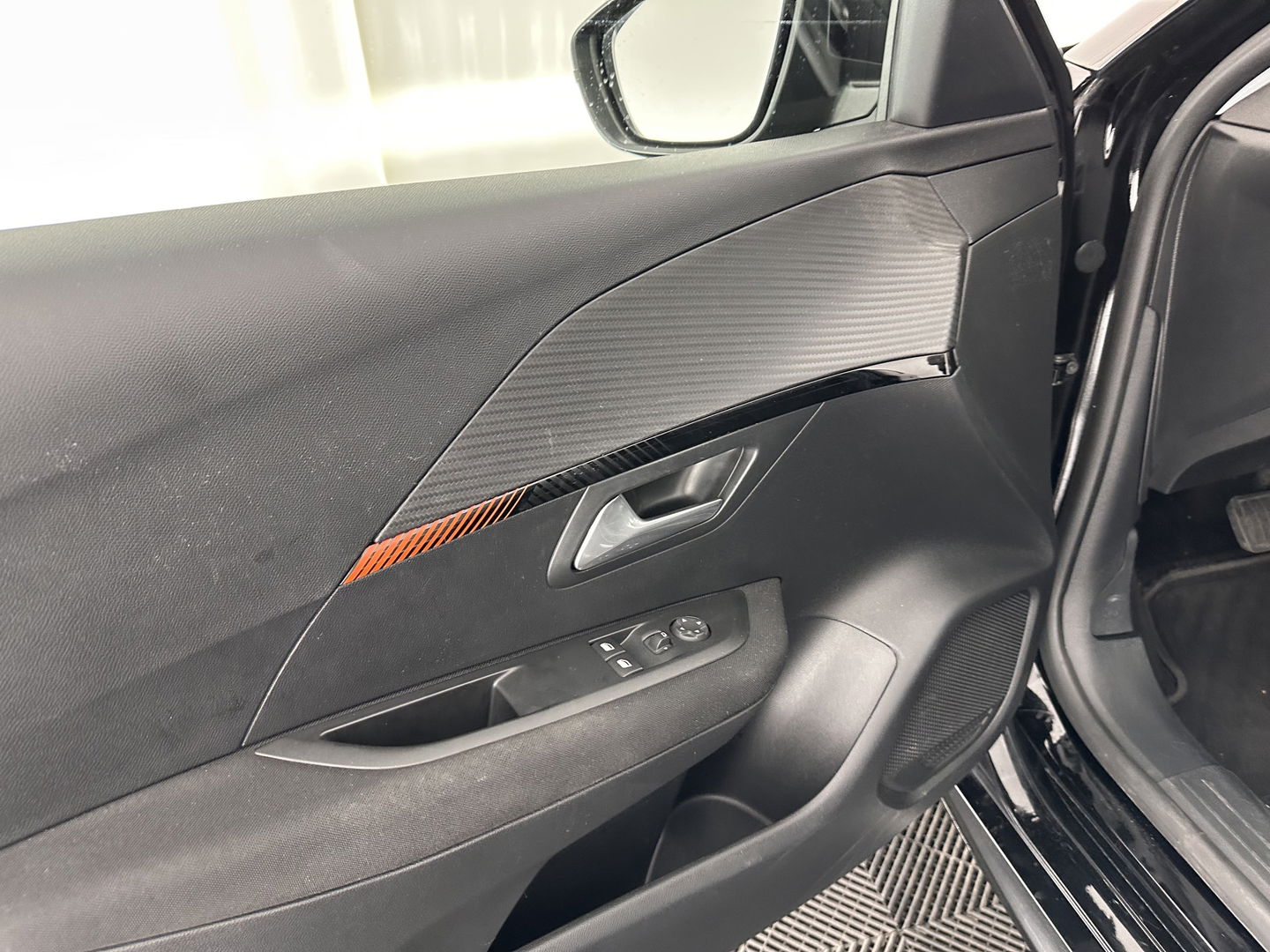 Peugeot e-208 EV Active 50 kWh [ 3-Fase ] Aut. *NAVI-FULLMAP | FULL-LED | SPORT-SEATS | CARPLAY | CCS-FASTLOADER | KEYLESS | DAB+ | LANE-ASSIST | CRUISE | ECC | PDC*