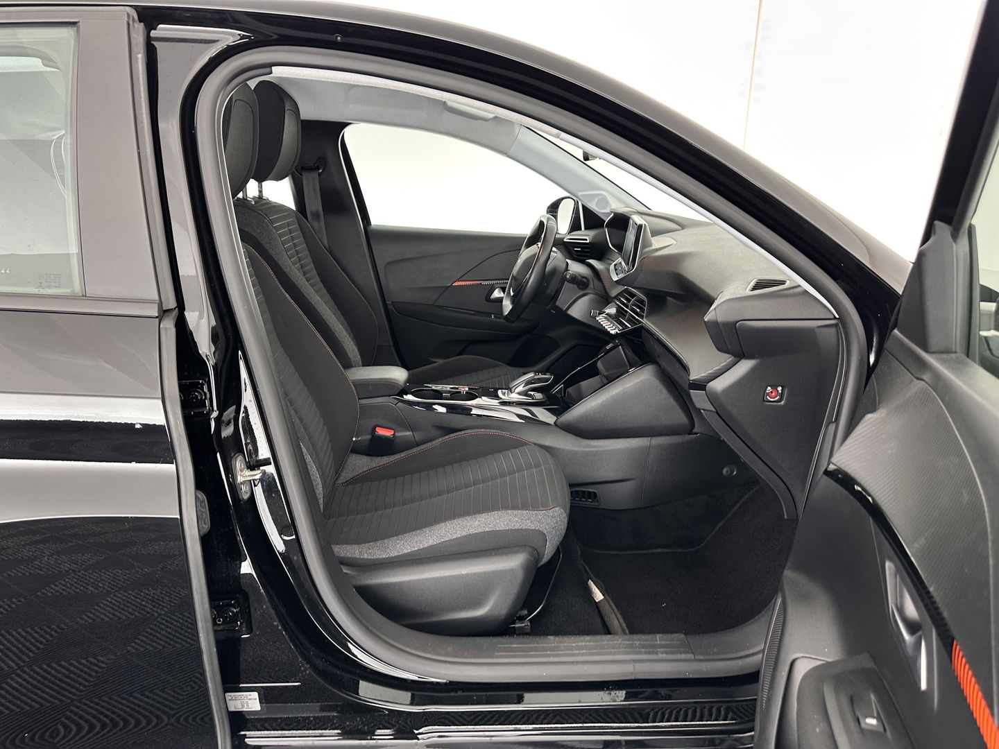 Peugeot e-208 EV Active 50 kWh [ 3-Fase ] Aut. *NAVI-FULLMAP | FULL-LED | MICROFIBRE | SPORT-SEATS | CARPLAY | CCS-FASTLOADER | KEYLESS | DAB+ | LANE-ASSIST | CRUISE | ECC | PDC*