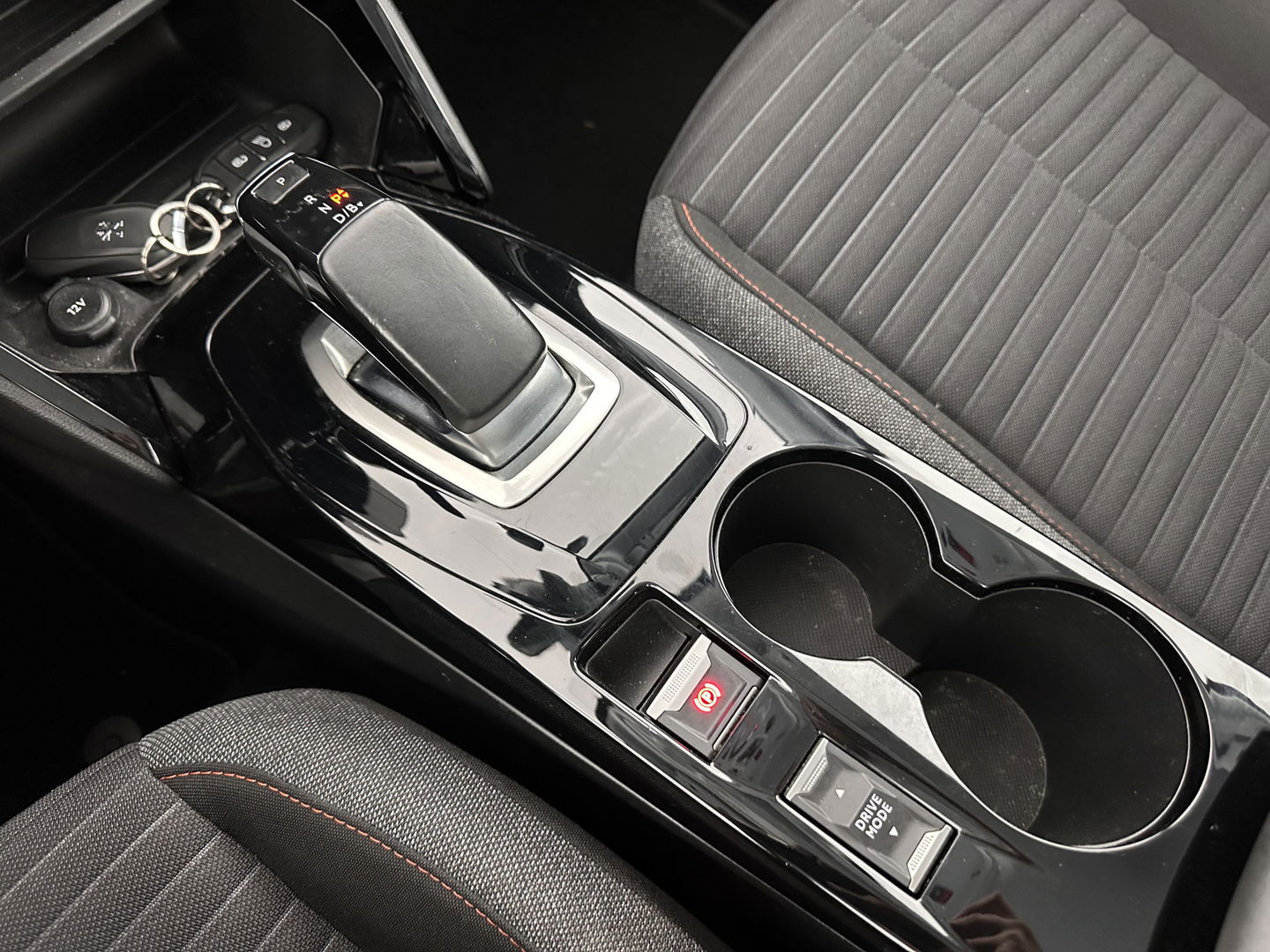 Peugeot e-208 EV Active 50 kWh [ 3-Fase ] Aut. *NAVI-FULLMAP | FULL-LED | SPORT-SEATS | CARPLAY | CCS-FASTLOADER | KEYLESS | DAB+ | LANE-ASSIST | CRUISE | ECC | PDC*