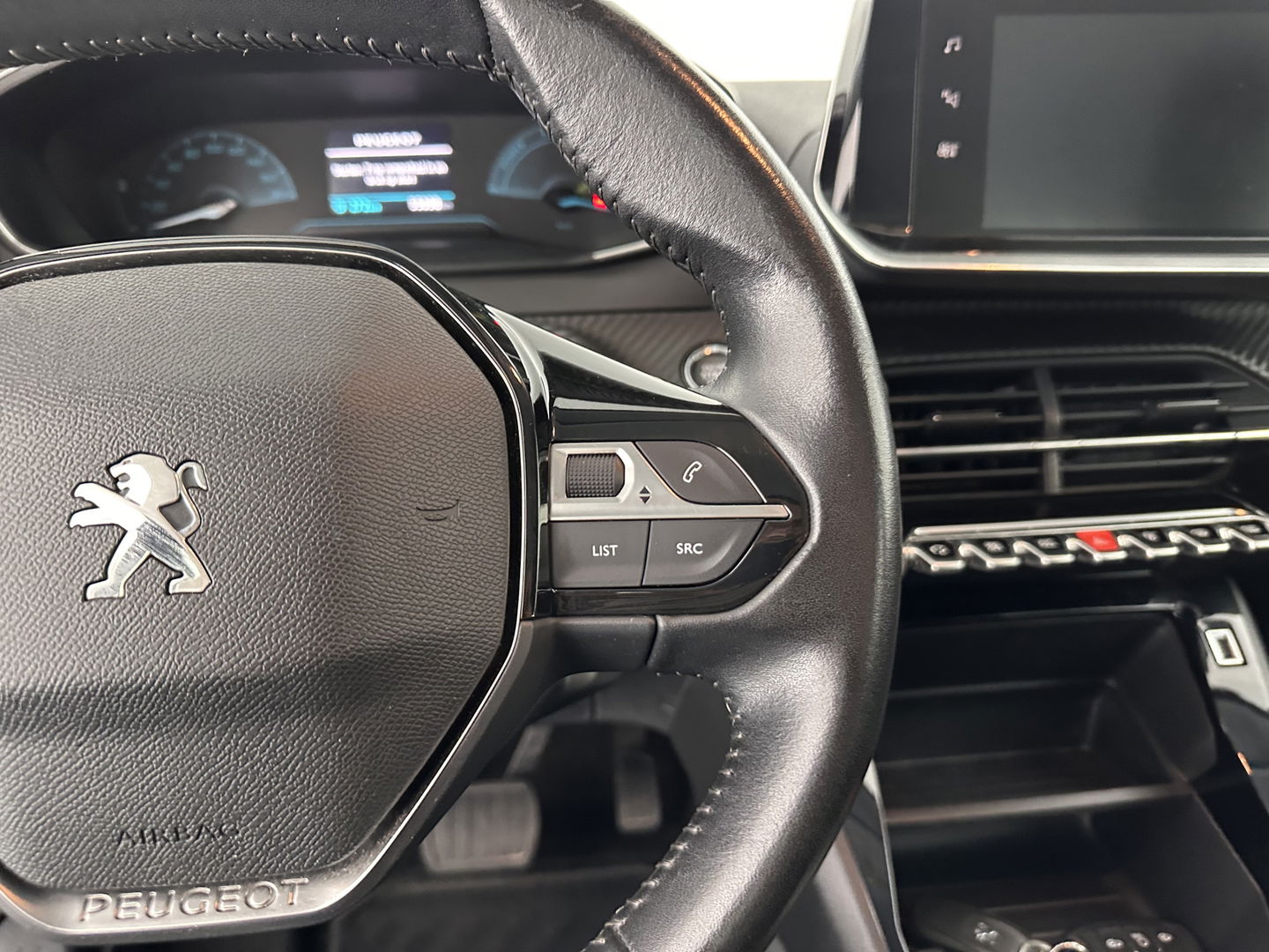 Peugeot e-208 EV Active 50 kWh [ 3-Fase ] Aut. *NAVI-FULLMAP | FULL-LED | SPORT-SEATS | CARPLAY | CCS-FASTLOADER | KEYLESS | DAB+ | LANE-ASSIST | CRUISE | ECC | PDC*