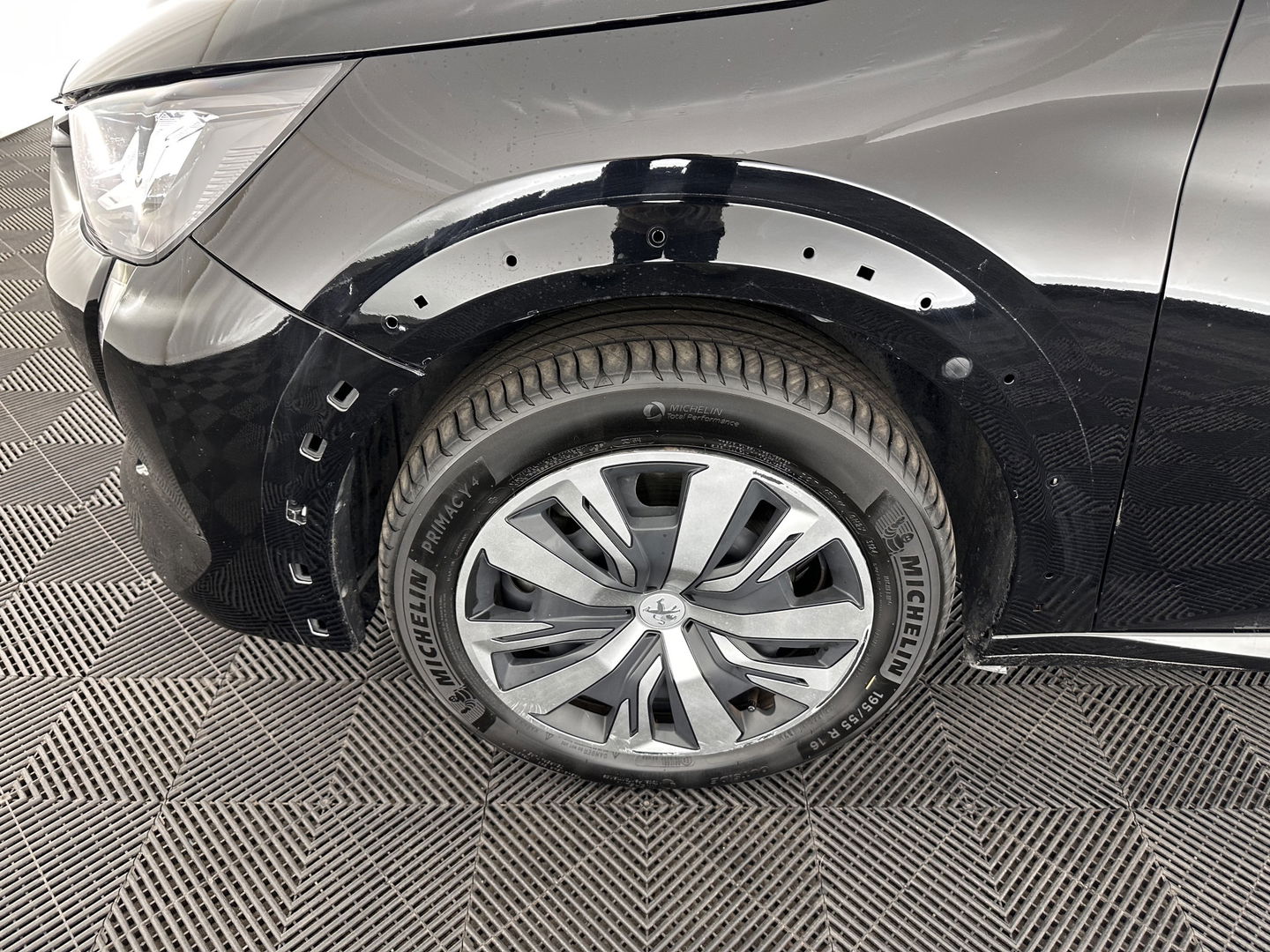 Peugeot e-208 EV Active 50 kWh [ 3-Fase ] Aut. *NAVI-FULLMAP | FULL-LED | SPORT-SEATS | CARPLAY | CCS-FASTLOADER | KEYLESS | DAB+ | LANE-ASSIST | CRUISE | ECC | PDC*