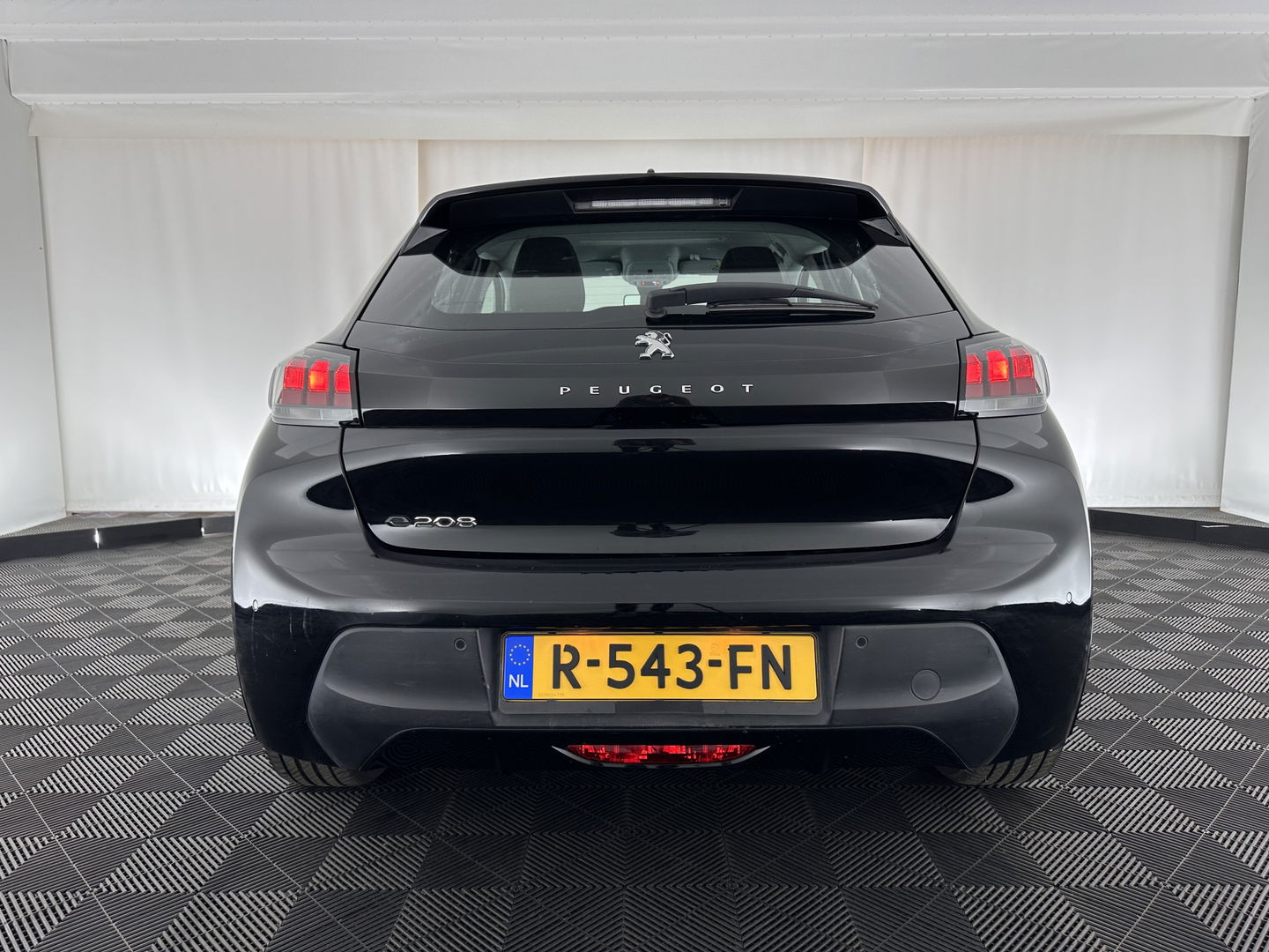 Peugeot e-208 EV Active 50 kWh [ 3-Fase ] Aut. *NAVI-FULLMAP | FULL-LED | SPORT-SEATS | CARPLAY | CCS-FASTLOADER | KEYLESS | DAB+ | LANE-ASSIST | CRUISE | ECC | PDC*
