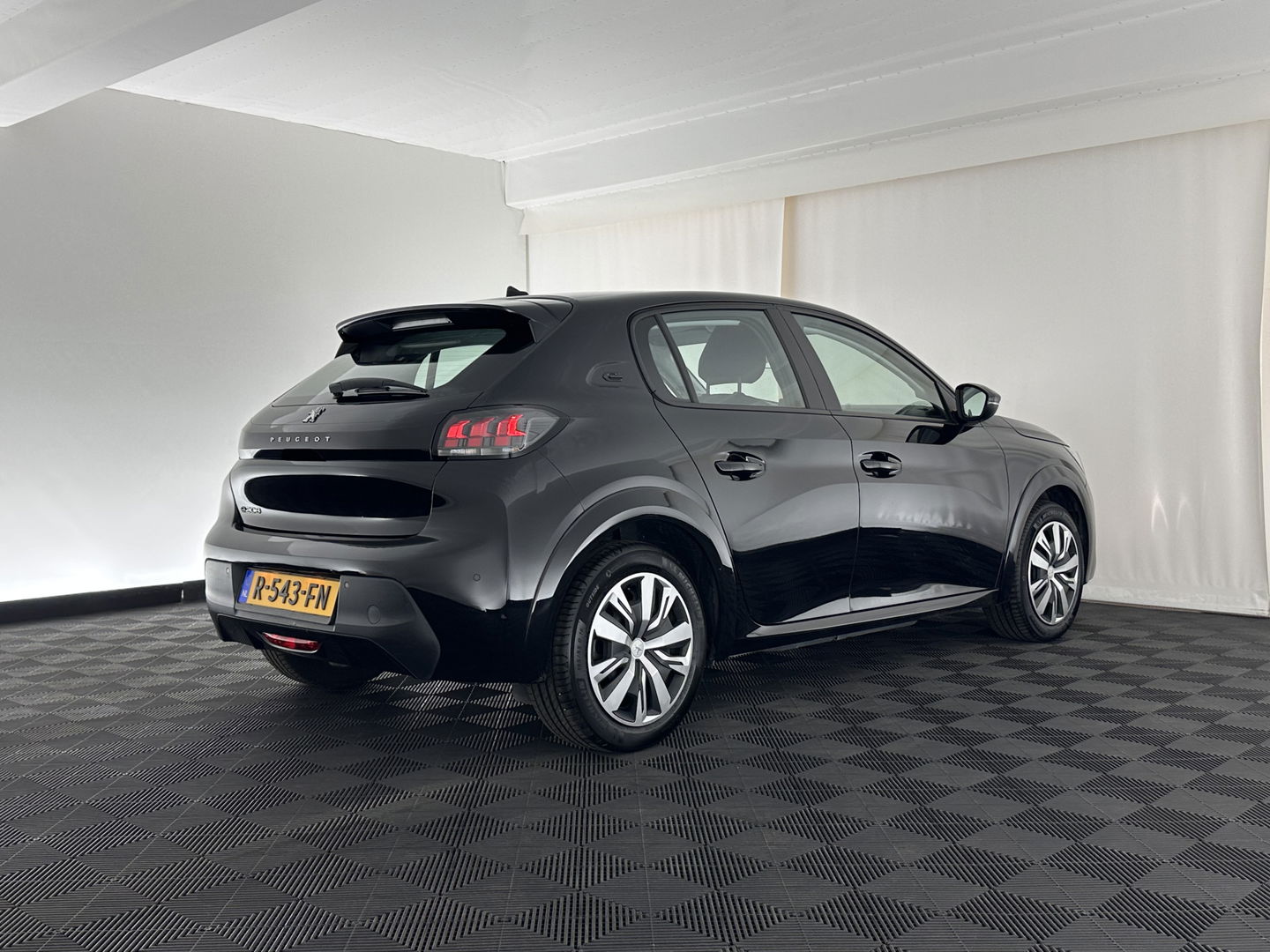 Peugeot e-208 EV Active 50 kWh [ 3-Fase ] Aut. *NAVI-FULLMAP | FULL-LED | SPORT-SEATS | CARPLAY | CCS-FASTLOADER | KEYLESS | DAB+ | LANE-ASSIST | CRUISE | ECC | PDC*