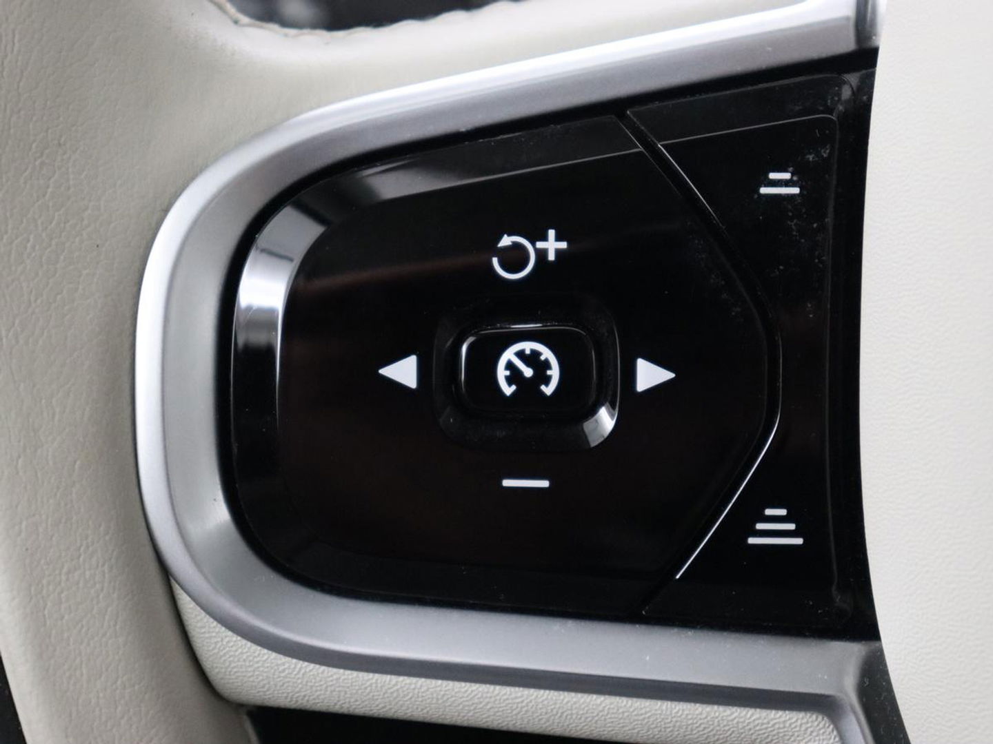 Volvo V60 2.0 T8 Recharge AWD Inscription | Panoramadak | Stoelventilatie | Adaptive cruise | Head-Up | 360 Camera | Harman/Kardon | Memory | Carplay | Navigatie | PHEV | Plug In