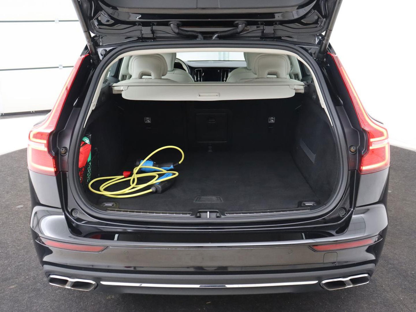 Volvo V60 2.0 T8 Recharge AWD Inscription | Panoramadak | Stoelventilatie | Adaptive cruise | Head-Up | 360 Camera | Harman/Kardon | Memory | Carplay | Navigatie | PHEV | Plug In