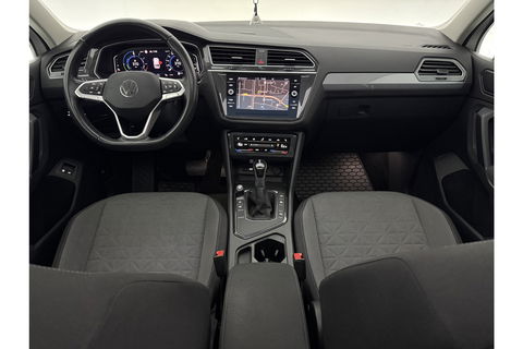 Volkswagen Tiguan 1.4 TSI eHybrid 225PK R-Line Pano ACC IQ LED Virtual Navi Clima Carplay Trekhaak 18"LMV PDC