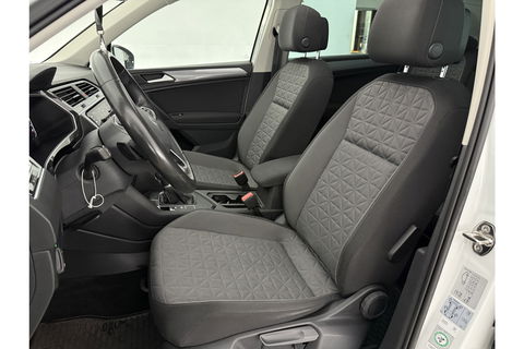 Volkswagen Tiguan 1.4 TSI eHybrid 225PK R-Line Pano ACC IQ LED Virtual Navi Clima Carplay Trekhaak 18"LMV PDC