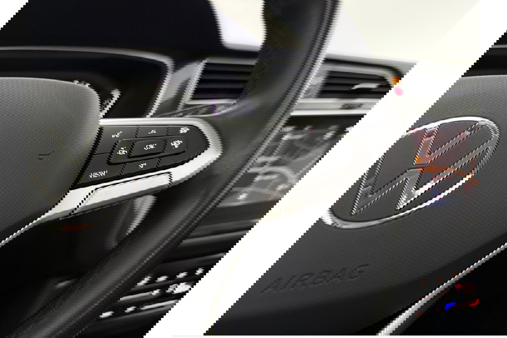 Volkswagen Tiguan 1.4 TSI eHybrid 225PK R-Line Pano ACC IQ LED Virtual Navi Clima Carplay Trekhaak 18"LMV PDC