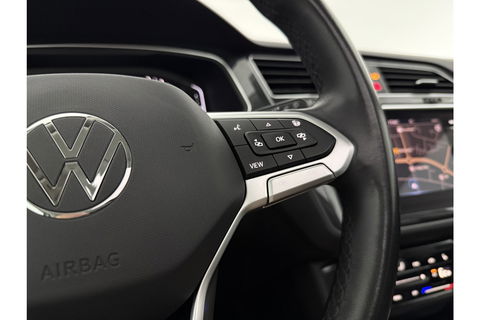 Volkswagen Tiguan 1.4 TSI eHybrid 225PK R-Line Pano ACC IQ LED Virtual Navi Clima Carplay Trekhaak 18"LMV PDC