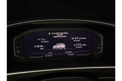 Volkswagen Tiguan 1.4 TSI eHybrid 225PK R-Line Pano ACC IQ LED Virtual Navi Clima Carplay Trekhaak 18"LMV PDC