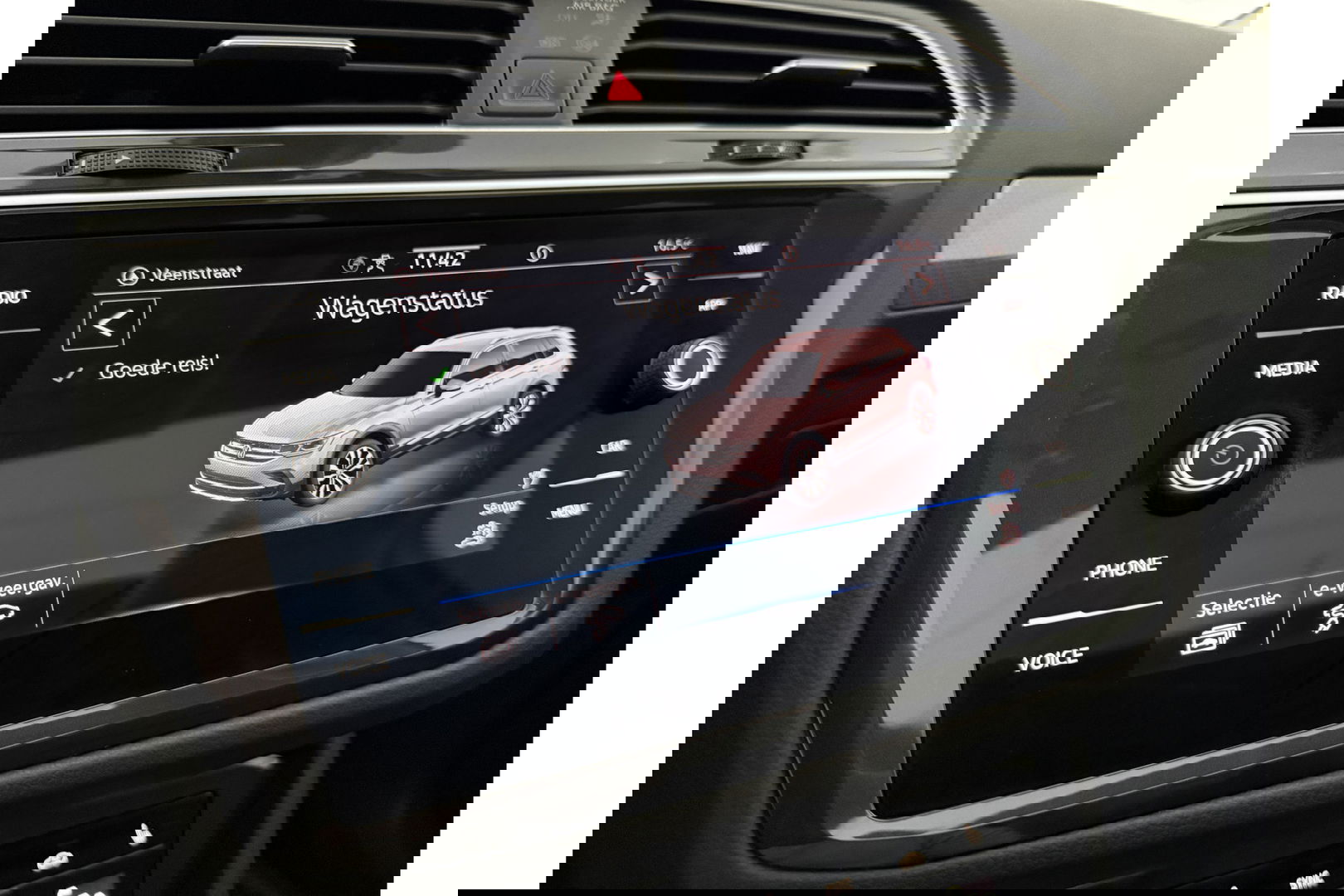 Volkswagen Tiguan 1.4 TSI eHybrid 225PK R-Line Pano ACC IQ LED Virtual Navi Clima Carplay Trekhaak 18"LMV PDC