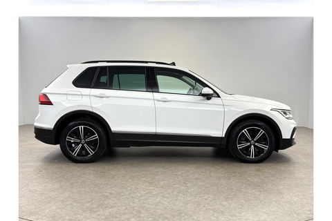 Volkswagen Tiguan 1.4 TSI eHybrid 225PK R-Line Pano ACC IQ LED Virtual Navi Clima Carplay Trekhaak 18"LMV PDC