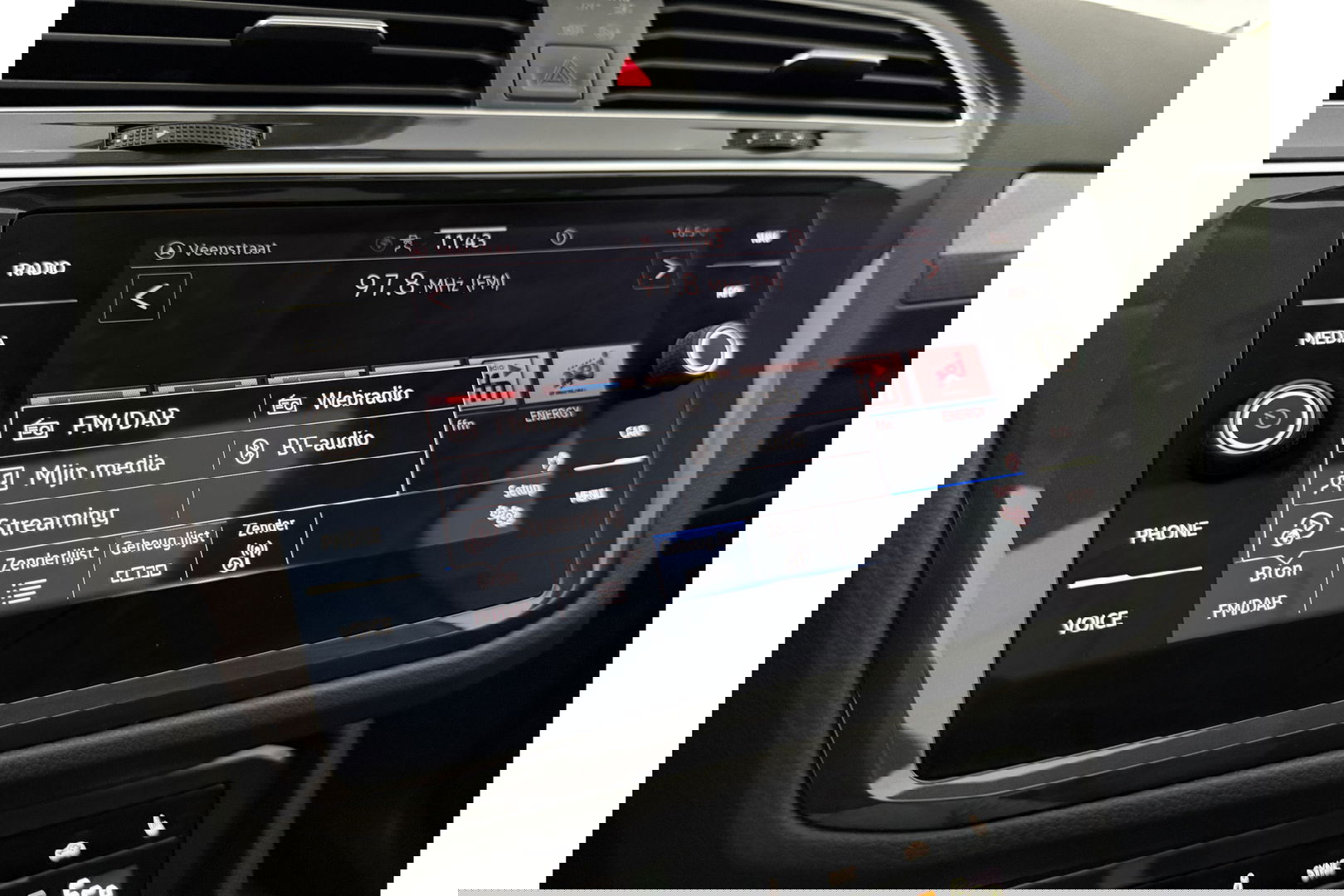 Volkswagen Tiguan 1.4 TSI eHybrid 225PK R-Line Pano ACC IQ LED Virtual Navi Clima Carplay Trekhaak 18"LMV PDC