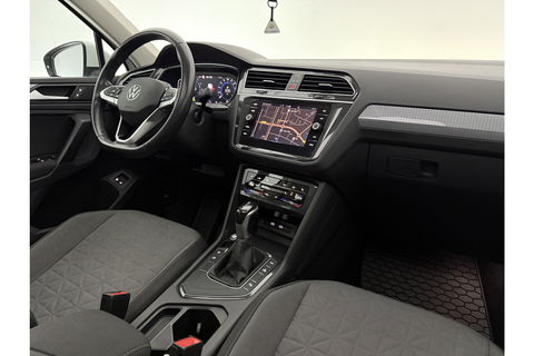 Volkswagen Tiguan 1.4 TSI eHybrid 225PK R-Line Pano ACC IQ LED Virtual Navi Clima Carplay Trekhaak 18"LMV PDC