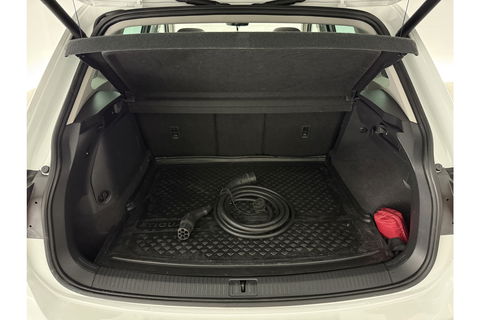 Volkswagen Tiguan 1.4 TSI eHybrid 225PK R-Line Pano ACC IQ LED Virtual Navi Clima Carplay Trekhaak 18"LMV PDC