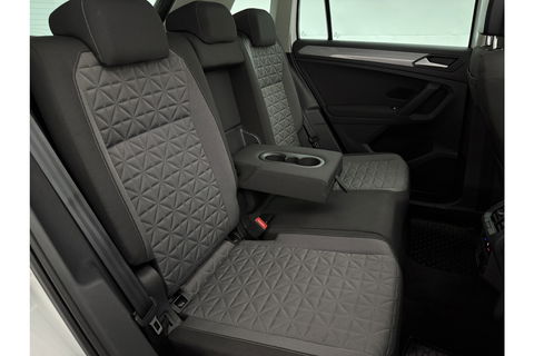 Volkswagen Tiguan 1.4 TSI eHybrid 225PK R-Line Pano ACC IQ LED Virtual Navi Clima Carplay Trekhaak 18"LMV PDC