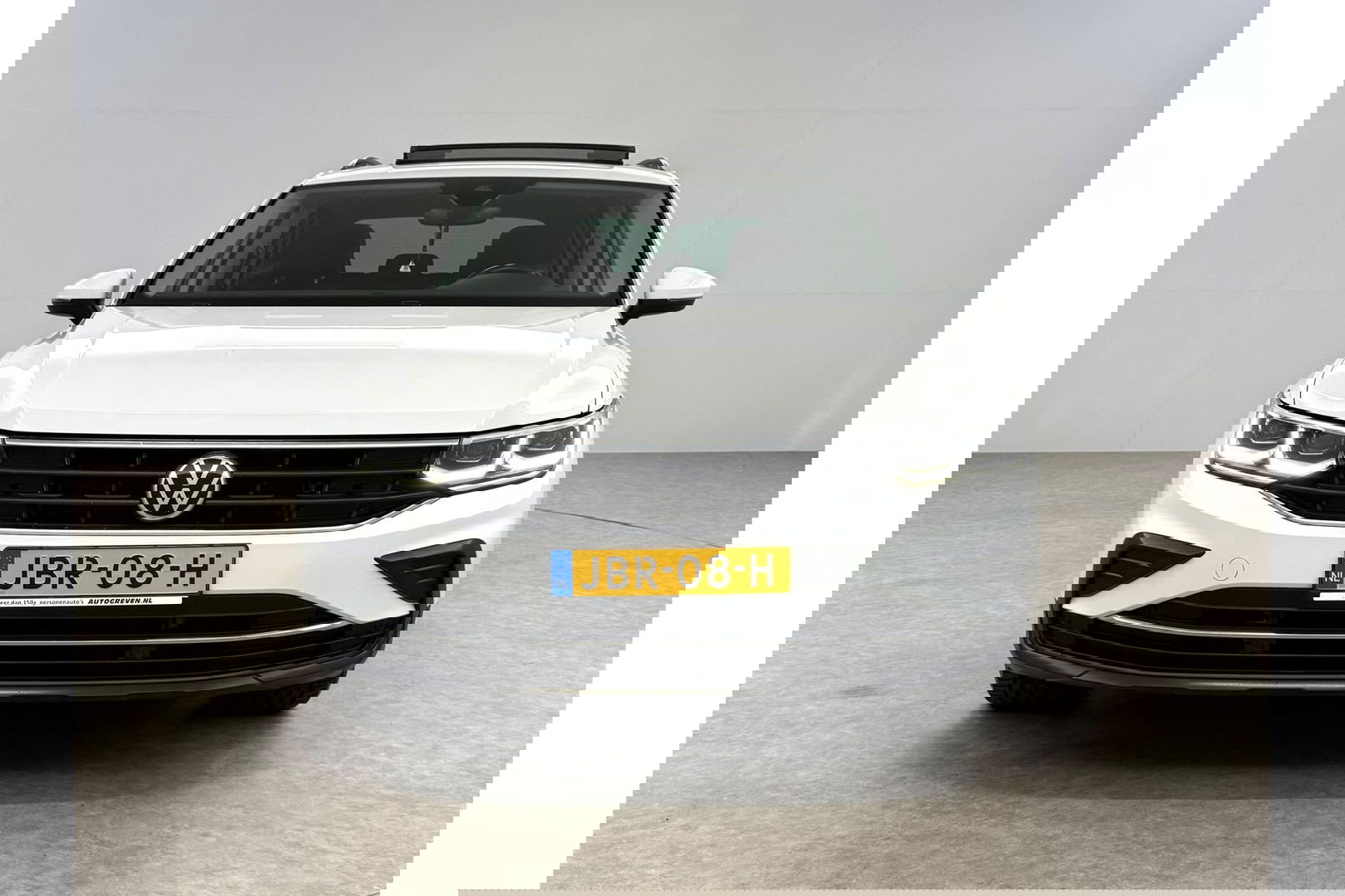 Volkswagen Tiguan 1.4 TSI eHybrid 225PK R-Line Pano ACC IQ LED Virtual Navi Clima Carplay Trekhaak 18"LMV PDC