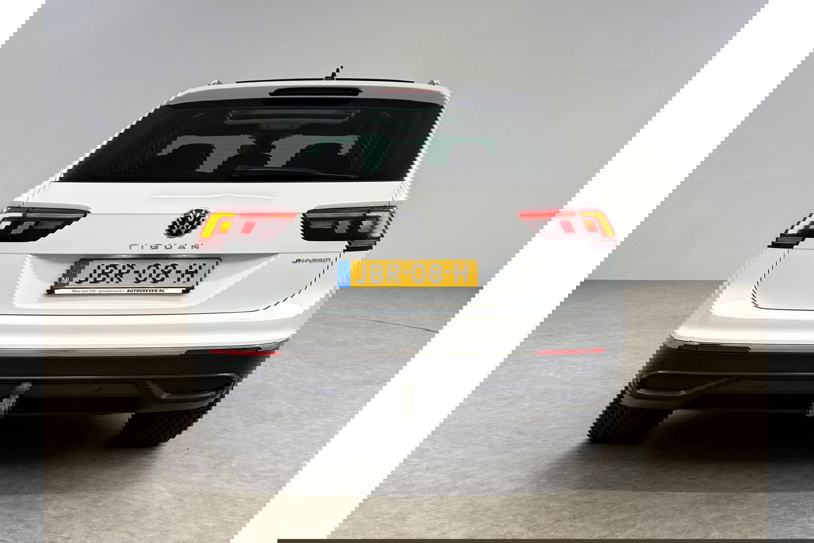 Volkswagen Tiguan 1.4 TSI eHybrid 225PK R-Line Pano ACC IQ LED Virtual Navi Clima Carplay Trekhaak 18"LMV PDC