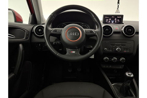 Audi A1 1.6 TDI S-line Airco Cruise Parkeersensoren 15"LMV Stoelverwarming