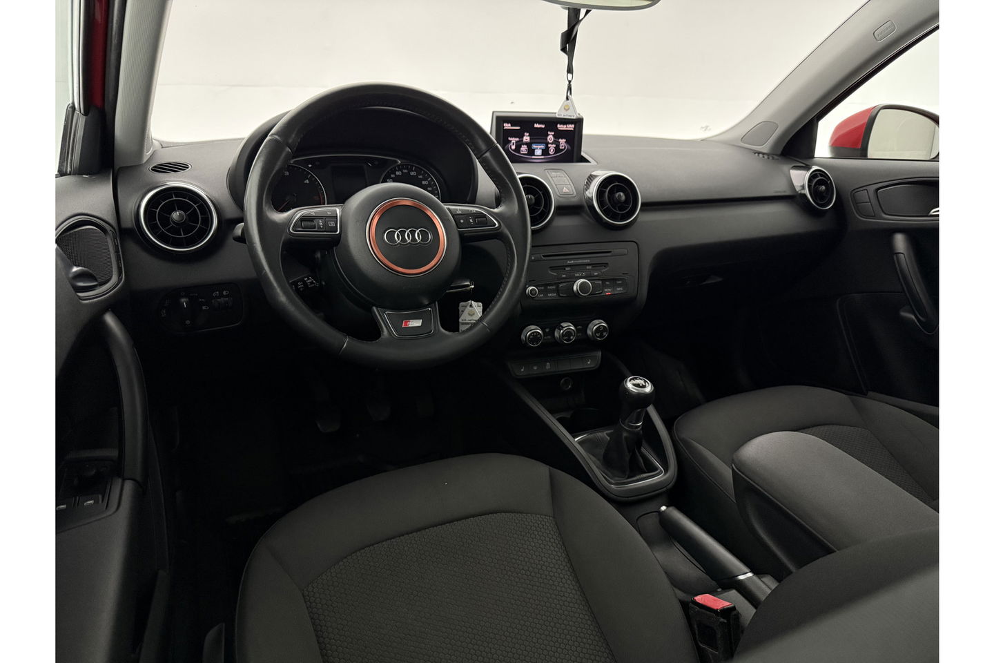 Audi A1 1.6 TDI S-line Airco Cruise Parkeersensoren 15"LMV Stoelverwarming