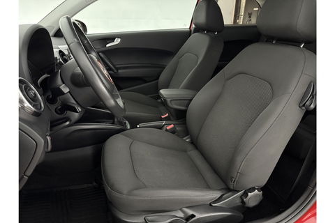 Audi A1 1.6 TDI S-line Airco Cruise Parkeersensoren 15"LMV Stoelverwarming