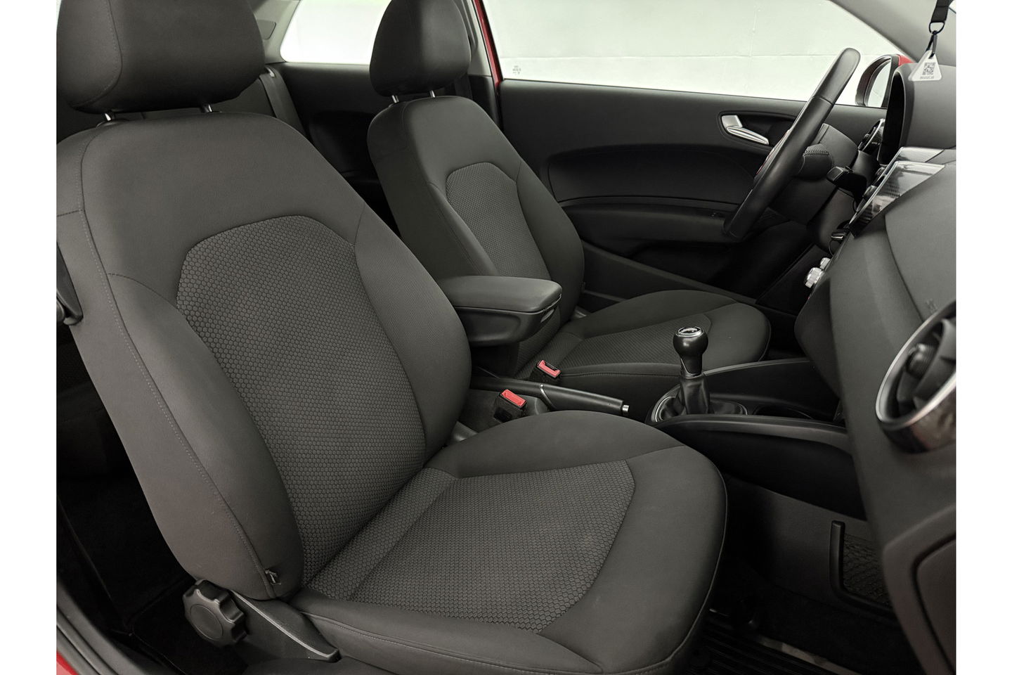 Audi A1 1.6 TDI S-line Airco Cruise Parkeersensoren 15"LMV Stoelverwarming