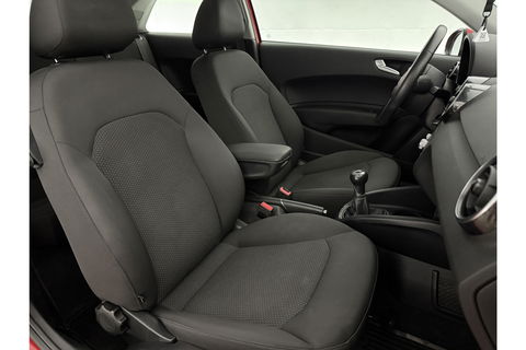 Audi A1 1.6 TDI S-line Airco Cruise Parkeersensoren 15"LMV Stoelverwarming