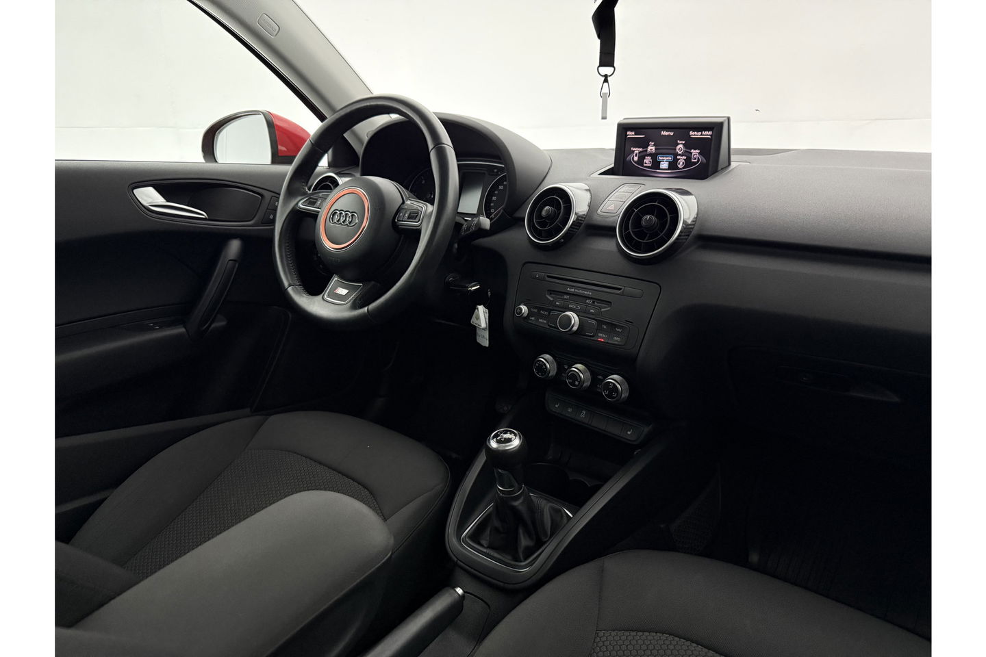 Audi A1 1.6 TDI S-line Airco Cruise Parkeersensoren 15"LMV Stoelverwarming