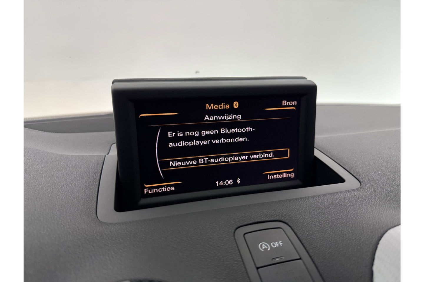 Audi A1 1.6 TDI S-line Airco Cruise Parkeersensoren 15"LMV Stoelverwarming