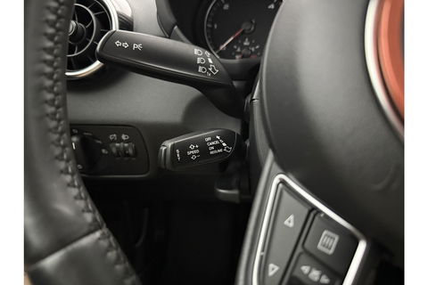 Audi A1 1.6 TDI S-line Airco Cruise Parkeersensoren 15"LMV Stoelverwarming