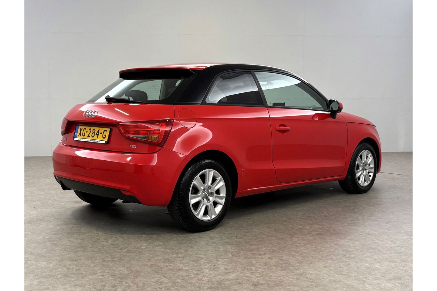 Audi A1 1.6 TDI S-line Airco Cruise Parkeersensoren 15"LMV Stoelverwarming