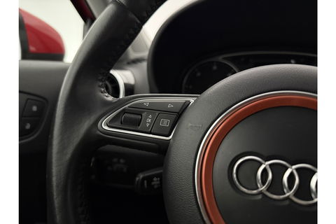 Audi A1 1.6 TDI S-line Airco Cruise Parkeersensoren 15"LMV Stoelverwarming
