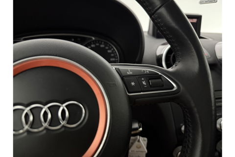 Audi A1 1.6 TDI S-line Airco Cruise Parkeersensoren 15"LMV Stoelverwarming