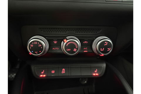Audi A1 1.6 TDI S-line Airco Cruise Parkeersensoren 15"LMV Stoelverwarming