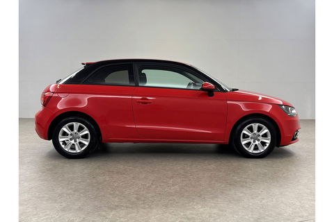 Audi A1 1.6 TDI S-line Airco Cruise Parkeersensoren 15"LMV Stoelverwarming