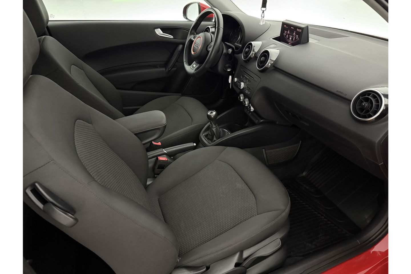 Audi A1 1.6 TDI S-line Airco Cruise Parkeersensoren 15"LMV Stoelverwarming