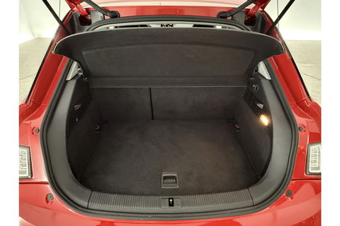 Audi A1 1.6 TDI S-line Airco Cruise Parkeersensoren 15"LMV Stoelverwarming